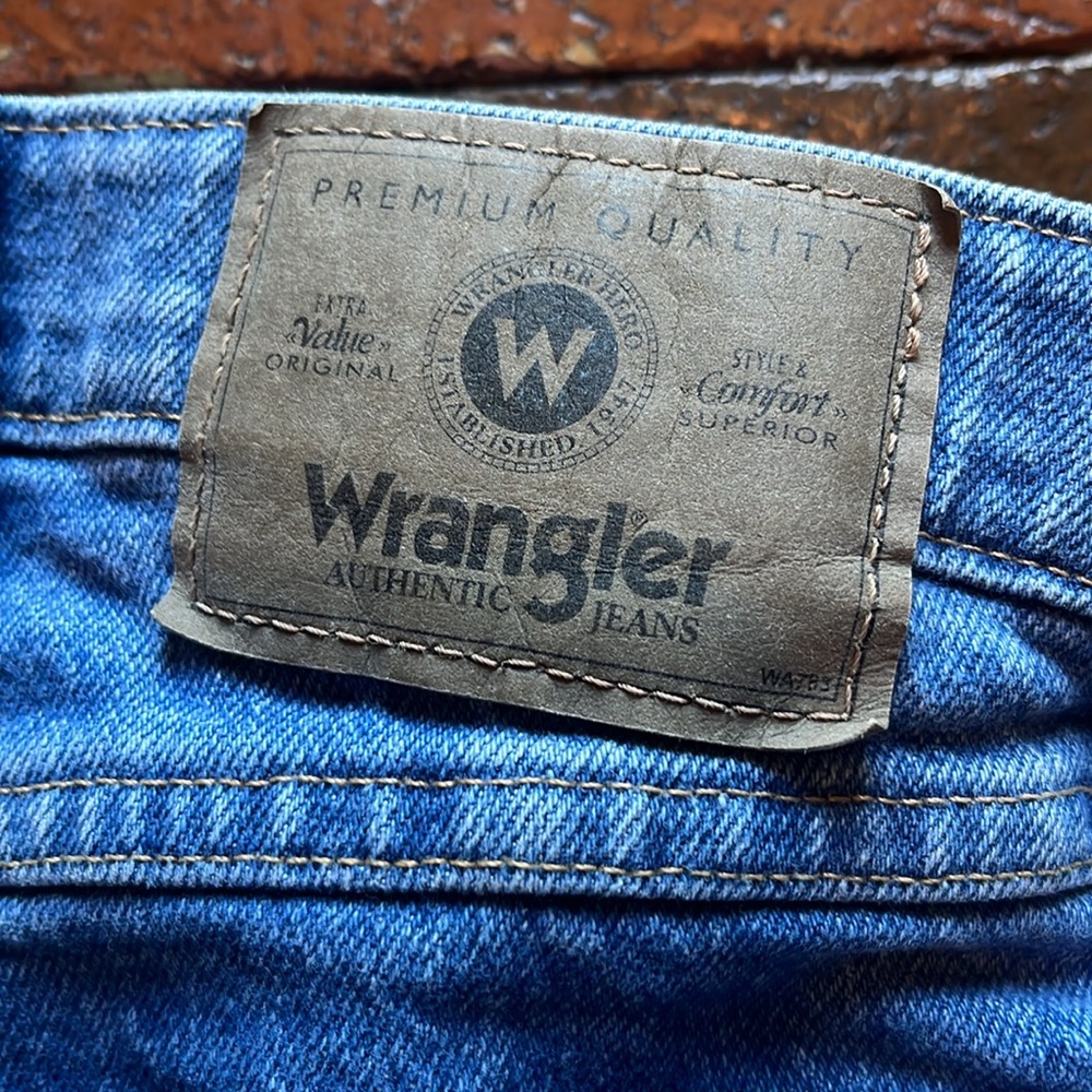 44 x 29 MEN JEANS-Wrangler regular fit blue denim 1026